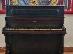 Alumnado de la UNIA se moviliza para que se restaure el piano que tocó Federico García Lorca en Baeza