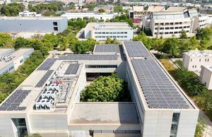 La UA refuerza su apuesta por las energías renovables y el ahorro de agua