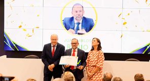 Juan Carlos Rubio (UMA) recibe el Premio Prevencionar por su trayectoria en prevención de riesgos laborales