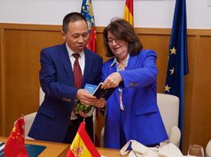 La Universidad de Alicante estudia implantar seis dobles titulaciones con una universidad china