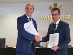 La UJA y Caja Rural de Jaén firman un convenio de 525.000 euros para ciencia, talento y empleo