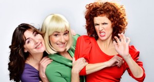 Anabel Alonso, Ana Fernández y Marta Belenguer protagonizan la comedia 'Lastres' en El Ejido