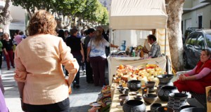 La Asociación Posidonia organiza un mercadillo solidario para ayudar a niños con discapacidad