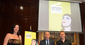 La belleza de Liz Taylor luce en el cartel de Almería en Corto