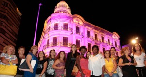 Almería se tiñe de morado contra la explotación sexual de mujeres y niños