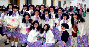 El pasacalles abre el Carnaval de Antas con un completo programa
