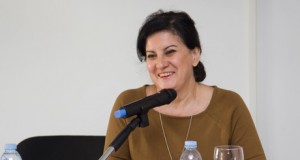 Aurora Luque presenta sus nuevos poemarios en la Feria del Libro