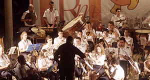 Las bandas de música reúnen a más de mil aficionados en Roquetas