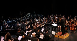 La banda de San Indalecio se atreve con la ‘Danza del fuego’