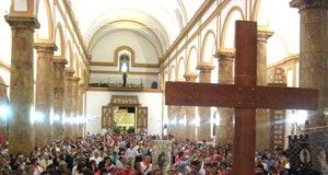Tras su paso por Níjar y El Ejido, Berja recibe la Cruz de Juan Pablo II