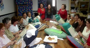 Medio millar de encajeras se reúnen este domingo en Vícar