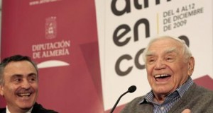 Los tipos duros también se emocionan, Borgnine recibe el ‘Almería Tierra de Cine’