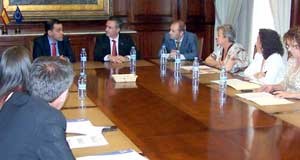 El convenio entre Cajasol y Diputación impulsa el deporte base y el medio ambiente