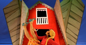 Calamar Teatro presenta en Roquetas hasta el miércoles su serie de cuentos tradicionales