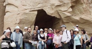 Las Visitas Singulares se acercan a las murallas y las canteras de la Alcazaba