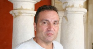Carlos Marzal participa en el Aula Taurina de la UAL con una conferencia sobre literatura y toros