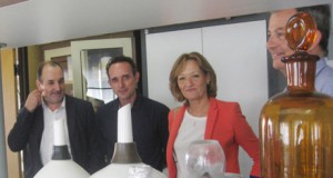 La nueva presidenta del Ifapa visita el centro de La Mojonera