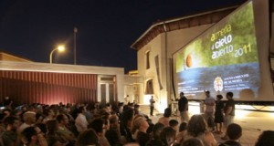 Un escenario con tirón, la Casa del Cine se llena con cuatro cortos almerienses