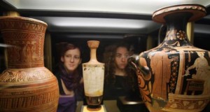 Unicaja presenta una colección de vasos griegos del Museo Arqueológico Nacional