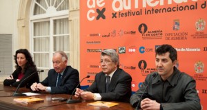 Enrique Cerezo está «orgulloso» de volver a Almería