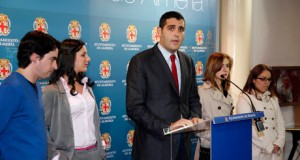 Un volumen recoge los mejores textos del Certamen de Creación Joven de Almería