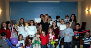 El Colegio de Farmacéuticos premia las mejores tarjetas navideñas