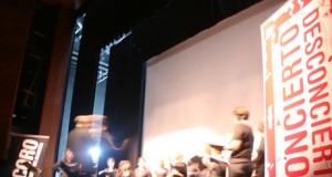 Música y humor con el Coro Ciudad de Almería y Fernando Labordeta