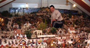 Roquetas 'inaugura' su navidad con un concurso de belenes y otro de escaparates