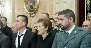 El aniversario de la Constitución se convierte en un homenaje a los «héroes» de Cuevas