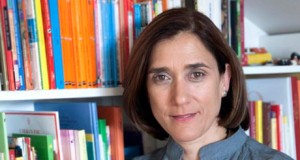 Varios escritores participarán en tertulias-café con estudiantes de la UAL