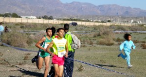 Más de 200 corredores participan este sábado en el cross de El Alquián
