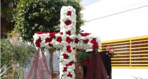 El CEIP La Romanilla gana el concurso de cruces de Roquetas