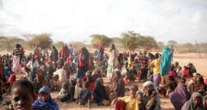 Cruz Roja lleva a Adra la crisis del Cuerno de África en forma de exposición