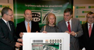 Radio Almería será la imagen del cupón de la ONCE de este jueves