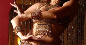 La Danza del Vientre se incorpora en la oferta cultural de Vícar.