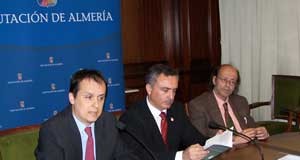 Diputación homenajea a los primeros alcaldes democráticos de la provincia