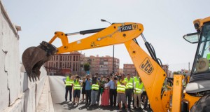 El «histórico» derribo del ‘muro de Almería’