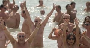 Récord conseguido: Vera consigue reunir a 729 bañistas desnudos