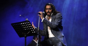 Diego El Cigala convierte el Auditorio de Roquetas en un barrio porteño