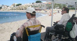 Amiromar supera las barreras para que sus socios vayan a la playa