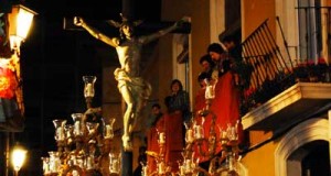Tras la Coronación y el Amor, el Silencio impone su ley en el Paseo de Almería