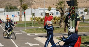 Más de 3.000 escolares de Vicar han mejorado su educación vial en este curso