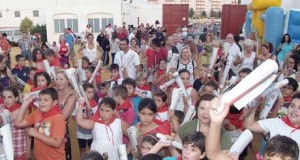 Los pequeños transforman Roquetas en una pequeña Pamplona