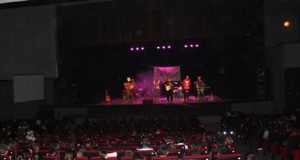 Escolares de Adra aprenden a ritmo de rock