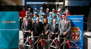 Cajamar patrocina futuros ciclistas de élite