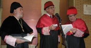 Rafael Escuredo defiende el estado autonómico en su investidura como Doctor Honoris Causa