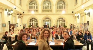 Espacio de Mujeres reúne las mejores obras que han pasado por sus cien exposiciones