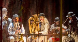 Joan Font trae hasta Almería su versión de 'Esperando a Godot'