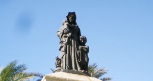 La estatua de La Caridad regresa a la Plaza de las Velas