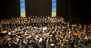 El Festival Eurochestries se despidió con un lleno en el Maestro Padilla